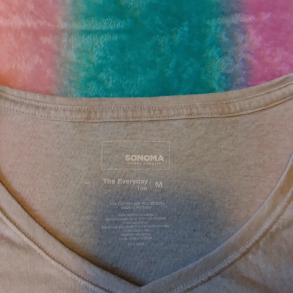 5/$10 Women's Everyday Tee Size Medium - Picture 2 of 7